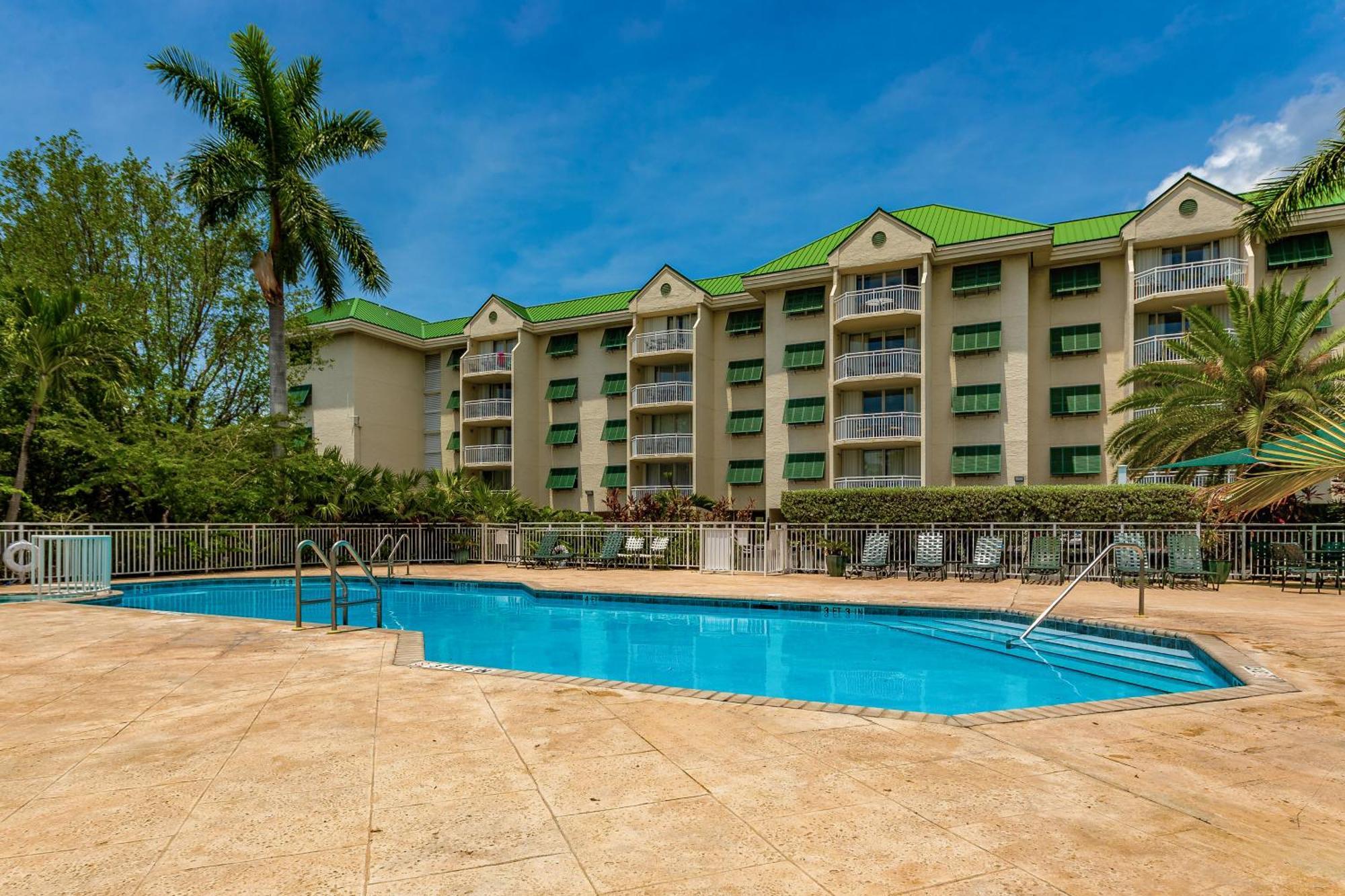 Sunrise Suites Big Kahuna Suite #202 키웨스트 객실 사진