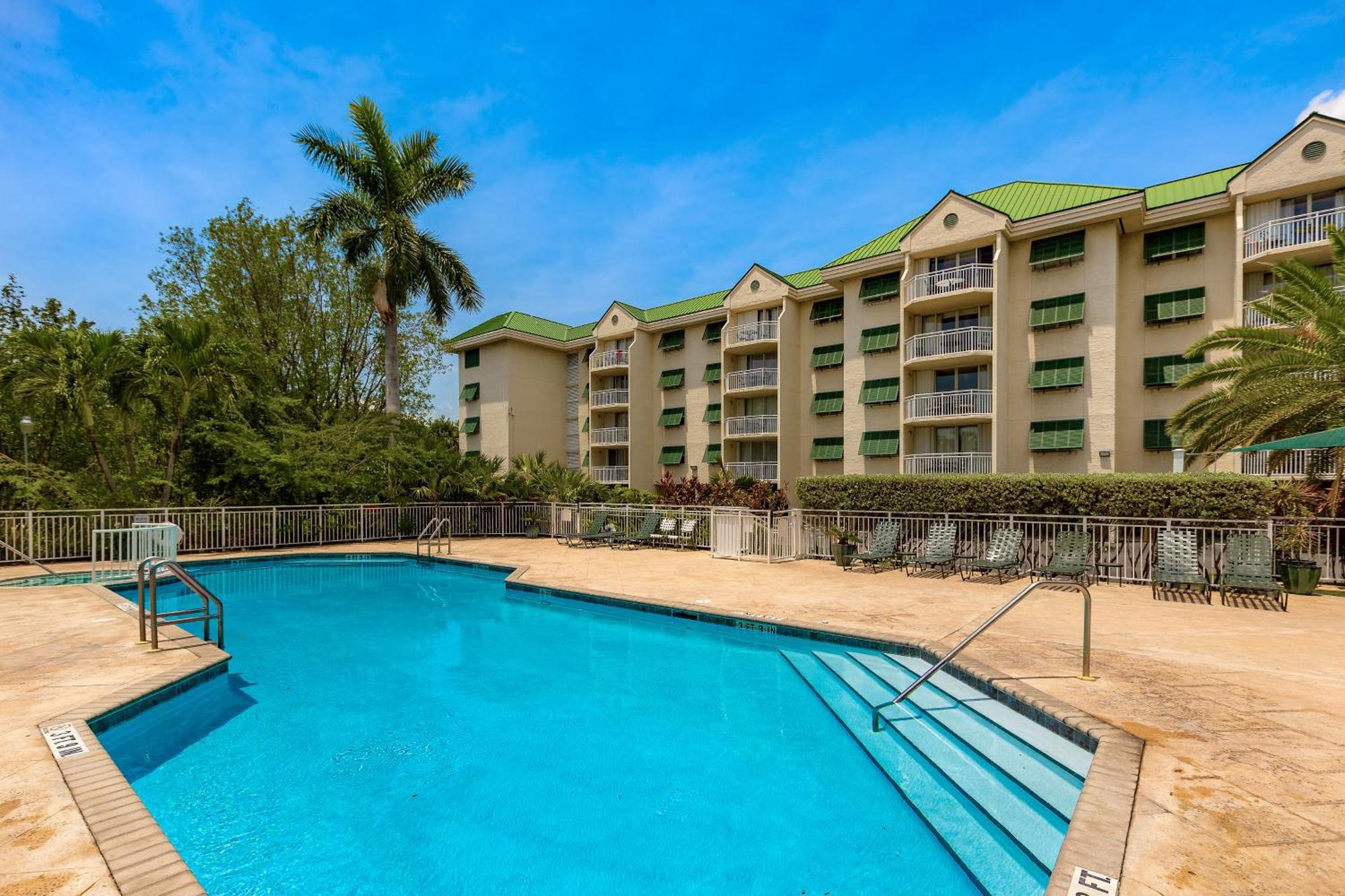 Sunrise Suites Big Kahuna Suite #202 키웨스트 객실 사진