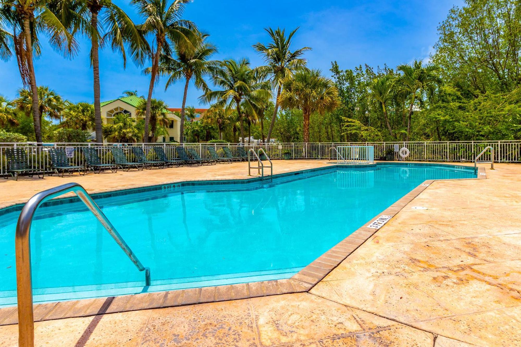 Sunrise Suites Big Kahuna Suite #202 키웨스트 객실 사진